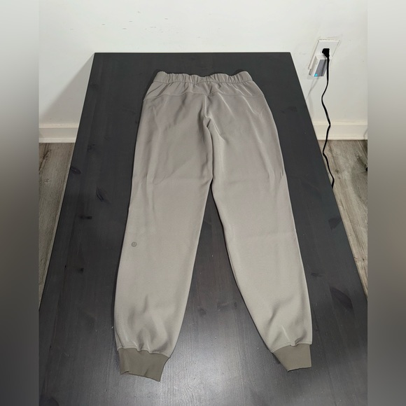 Lululemon Women’s On the Fly Jogger 28" - Picture 6 of 9